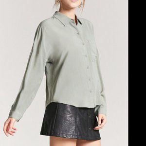 NWT Forever 21 Junior's Sage Green Tulip-Back Shirt